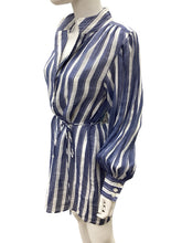 Load image into Gallery viewer, Banana Republic Size xs Blue &amp; White Blazers