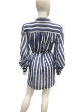 Load image into Gallery viewer, Banana Republic Size xs Blue &amp; White Blazers